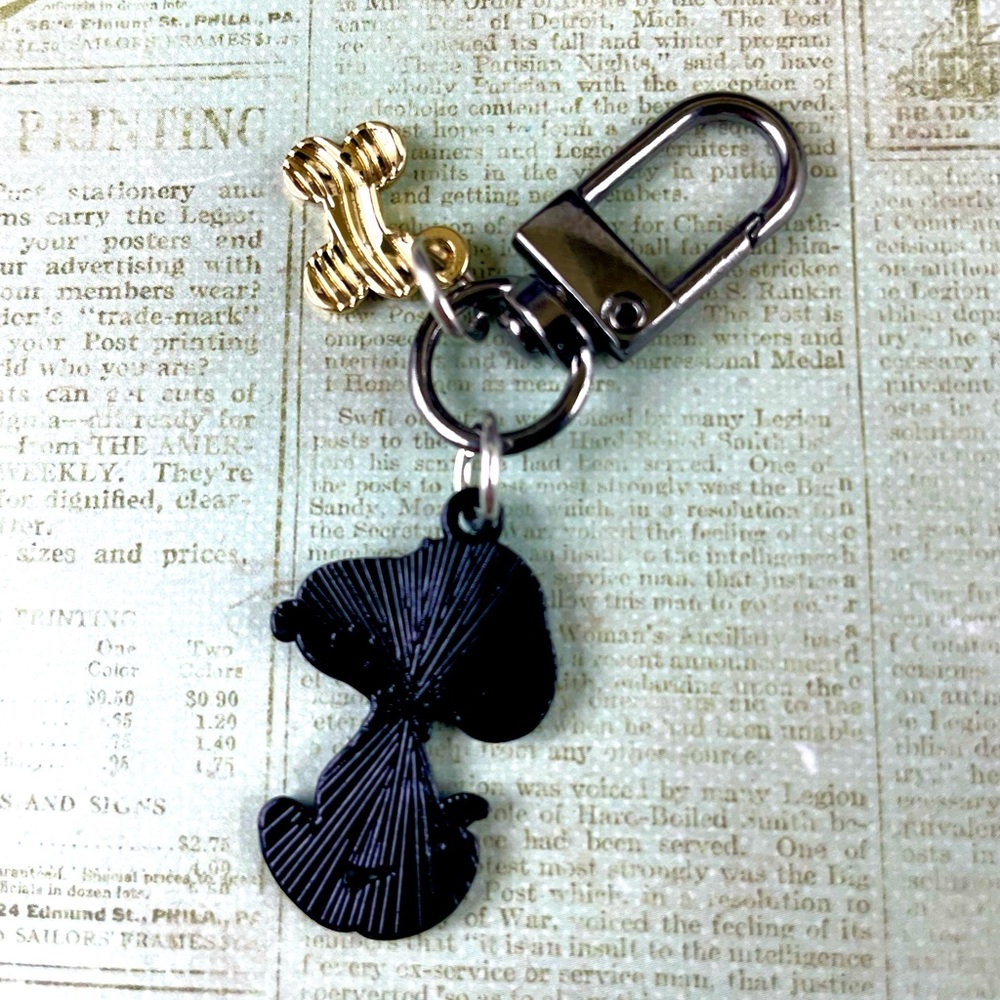 Snoopy 2 Inch Keychain - Picture 5 of 10